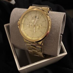 Stylish Gold Watch with Chronograph